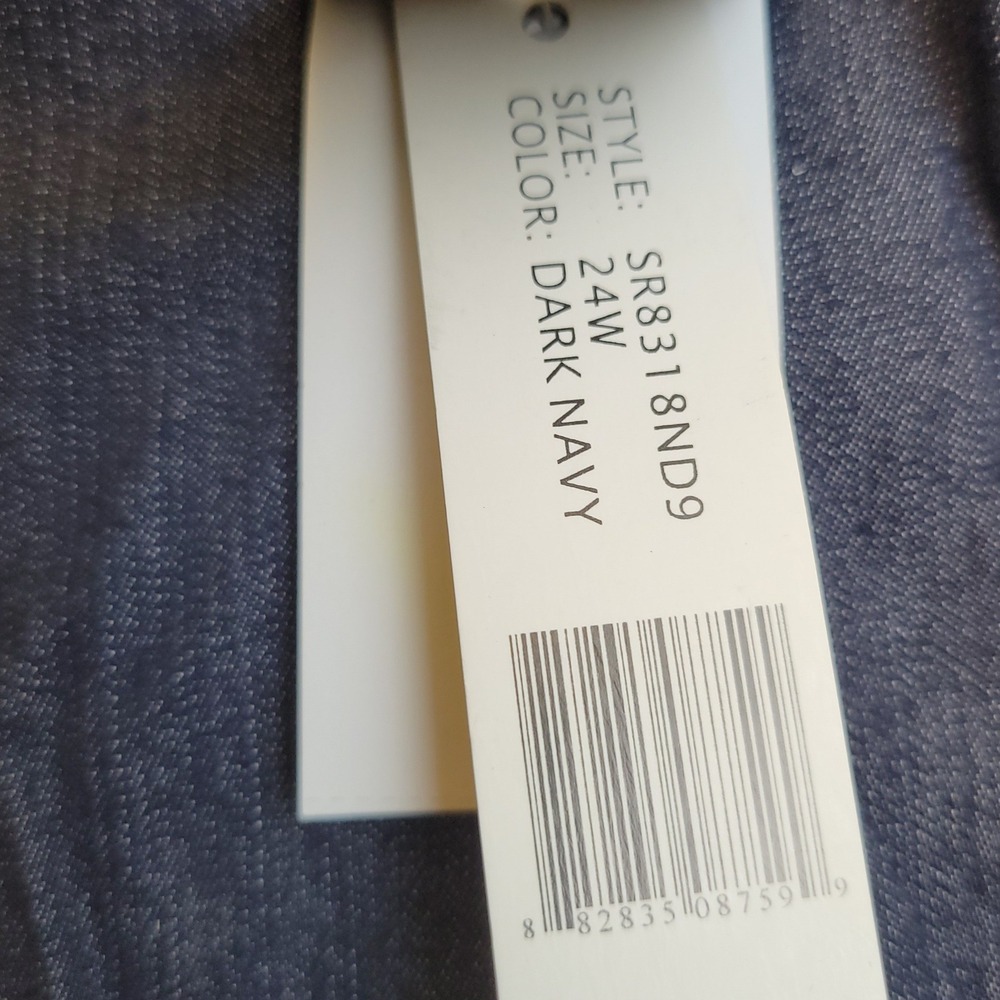 NWT Larry Levine Woman Comfort Waist Crop Blue Lightweight Denim Pants 24W $44 - Picture 7 of 10